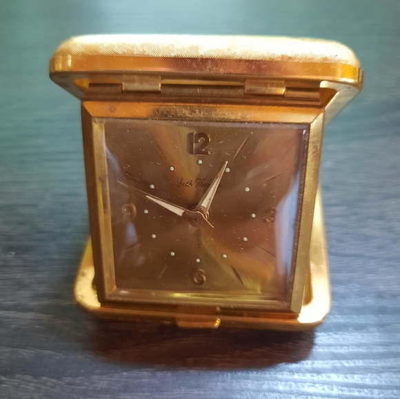 Vintage Seth Thomas Travel Alarm Clock Manual Wind Gold Hard Case Germany - Picture 2 of 16